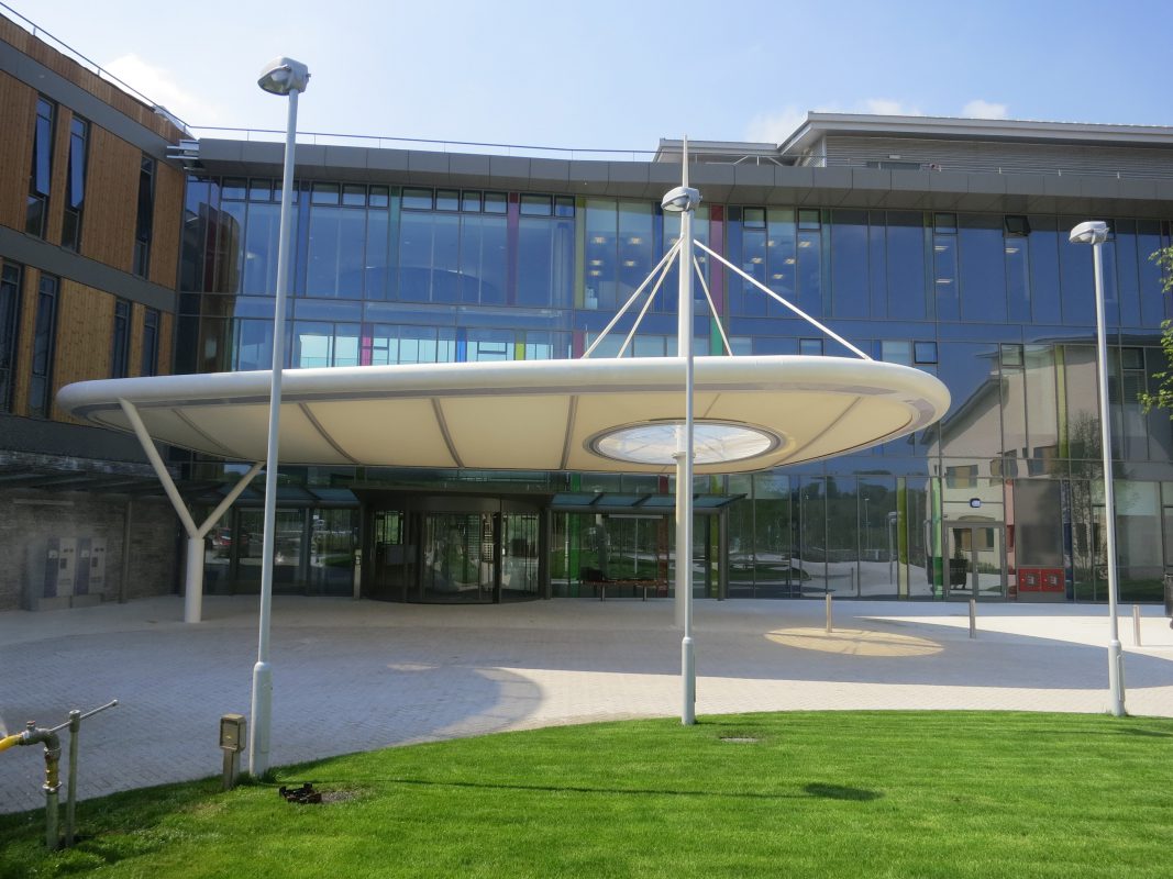 HGMS chuyên thi công Bạt Căng PVDF , Mái che bạt căng,