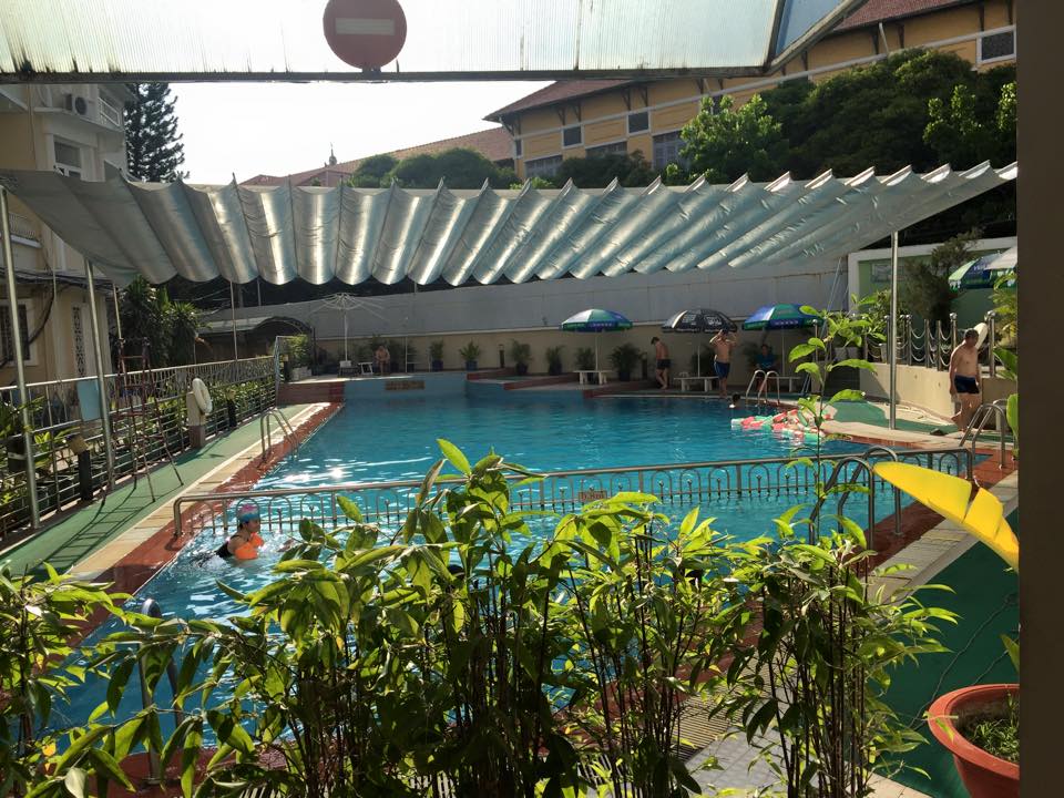 giá mái hiên di động