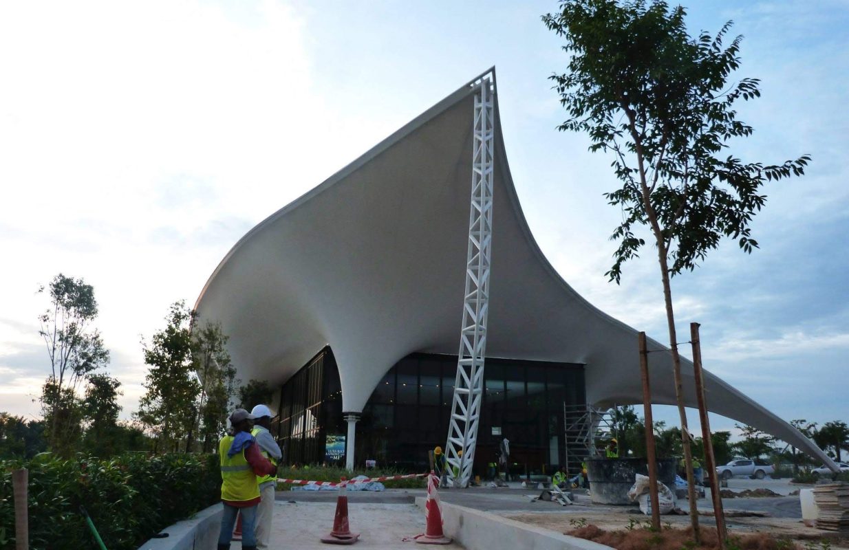 HGMS chuyên thi công Bạt Căng PVDF , Mái che bạt căng,