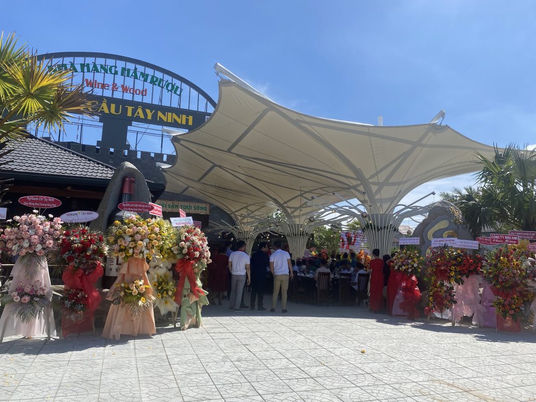 HGMS chuyên thi công Bạt Căng PVDF , Mái che bạt căng,